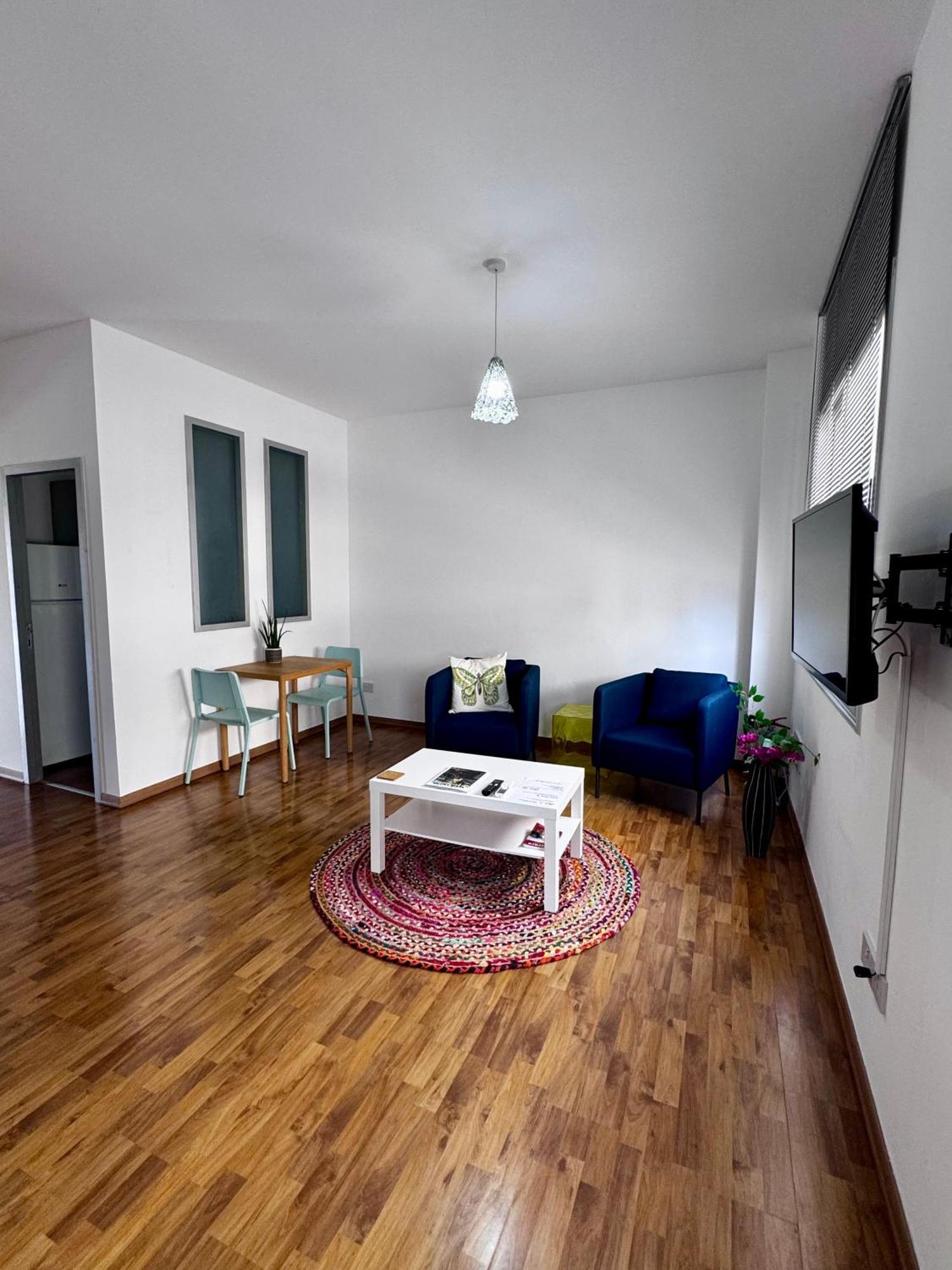 Lovely Studio Apartment In Pafos Экстерьер фото