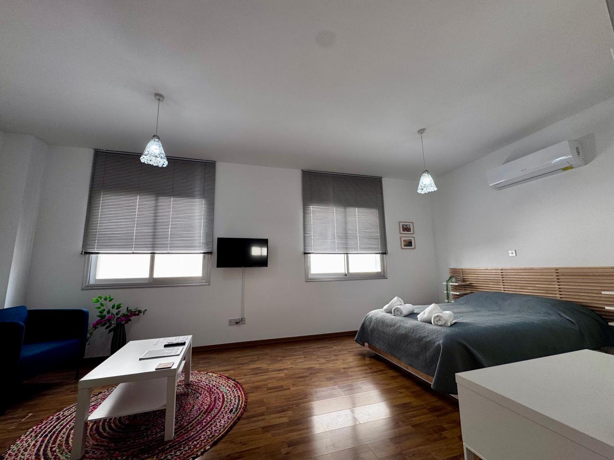 Lovely Studio Apartment In Pafos Экстерьер фото
