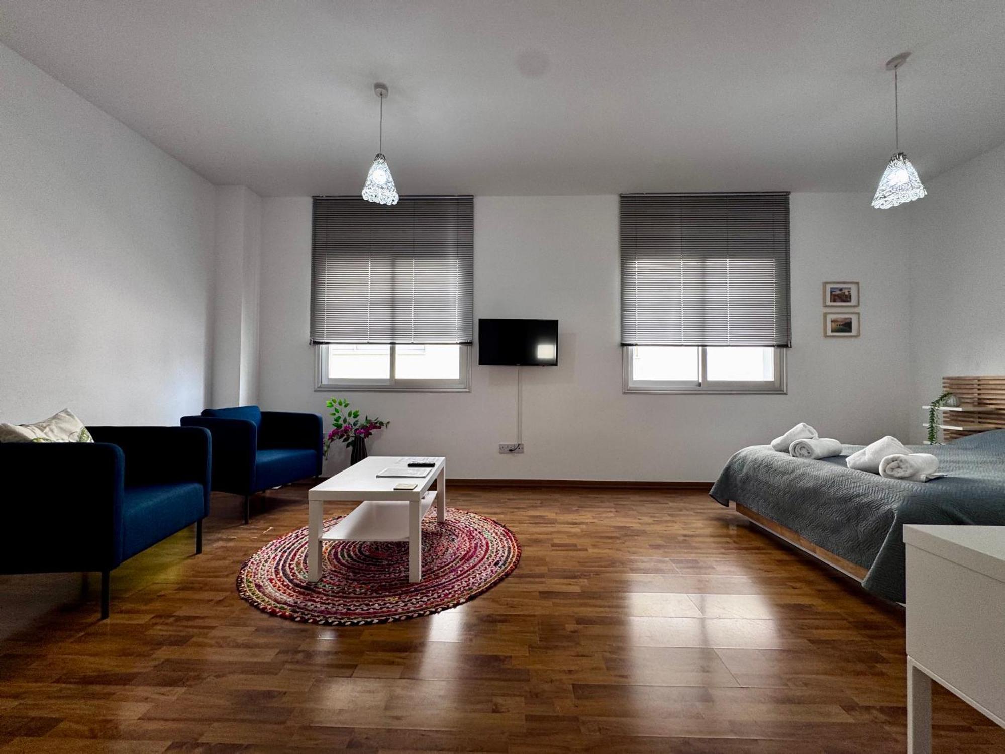 Lovely Studio Apartment In Pafos Экстерьер фото